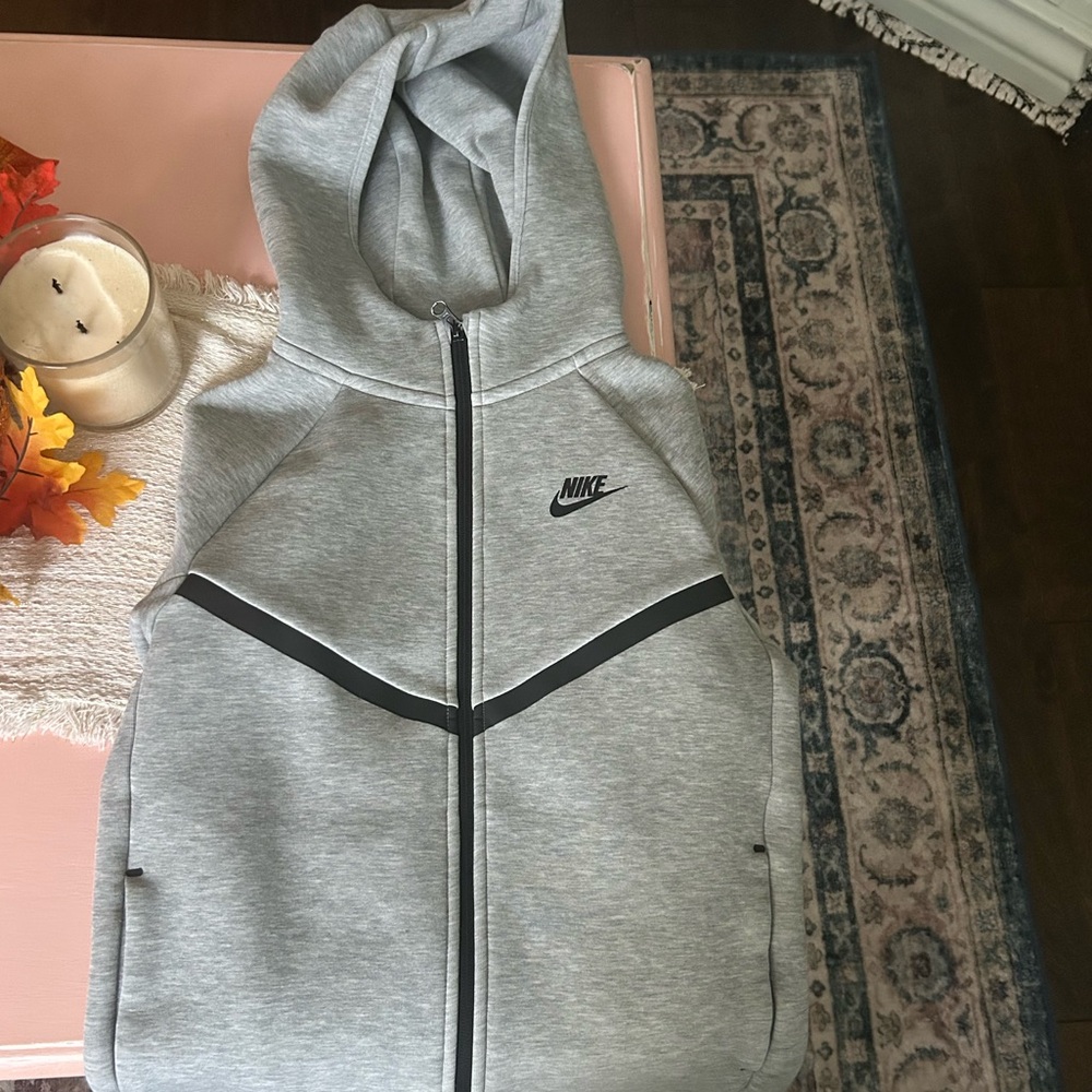 Nike Heather Gray Zip-Up Hoodie